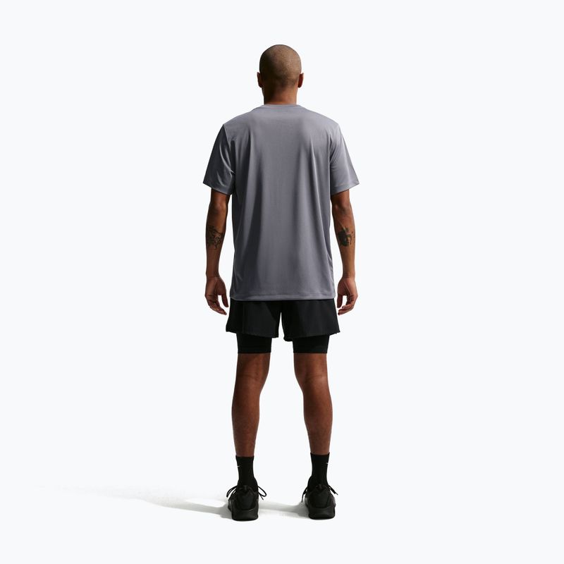 Pánske tréningové tričko Nike Dri-FIT Training T-Shirt smoke grey/black 3
