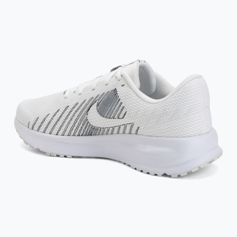 Pánske bežecké topánky Nike Run Defy summit white/white/black/metallic silver 3