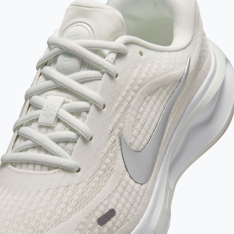 Dámske bežecké topánky Nike Journey Run summit white/metallic silver 3