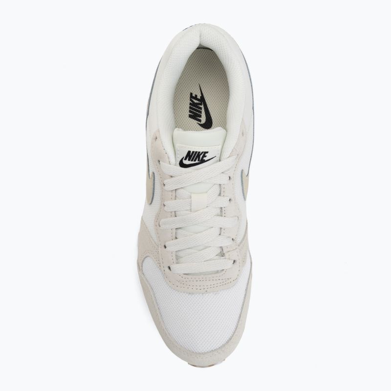 Dámske topánky Nike MD Runner 2 SE coconut milk/black/linen/sail 5