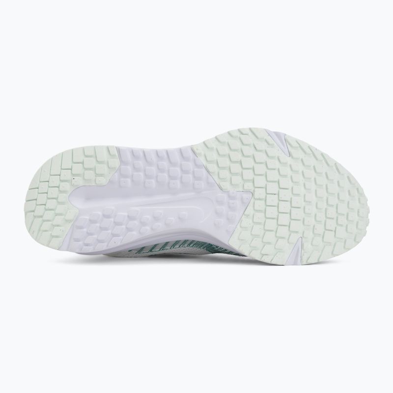 Dámske bežecké topánky Nike Run Defy summit white/white/metallic silver 4