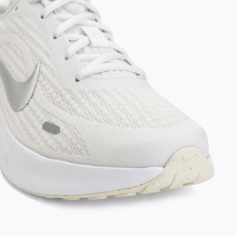 Dámske bežecké topánky Nike Journey Run summit white/metallic silver 7