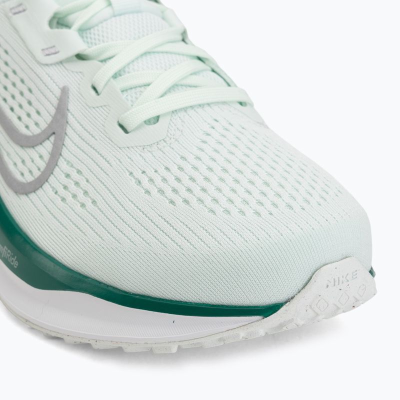Dámske bežecké topánky Nike Quest 6 barely green/white/metallic silver 7