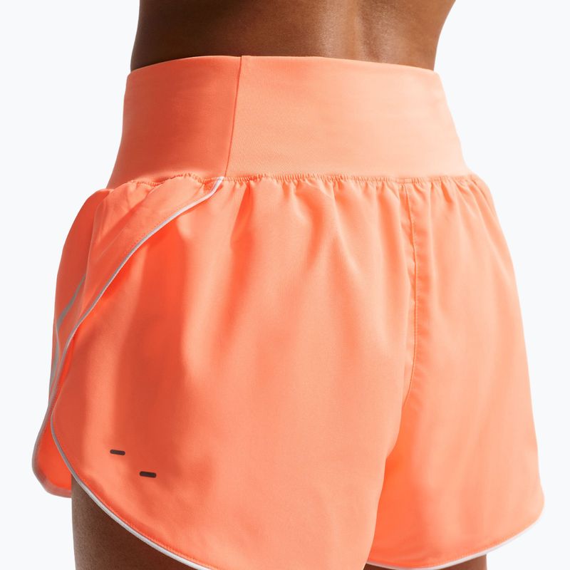 Dámske bežecké šortky Nike Tempo Swoosh Dri-Fit Mid-Rise Brief-Lined orange pulse/white 4