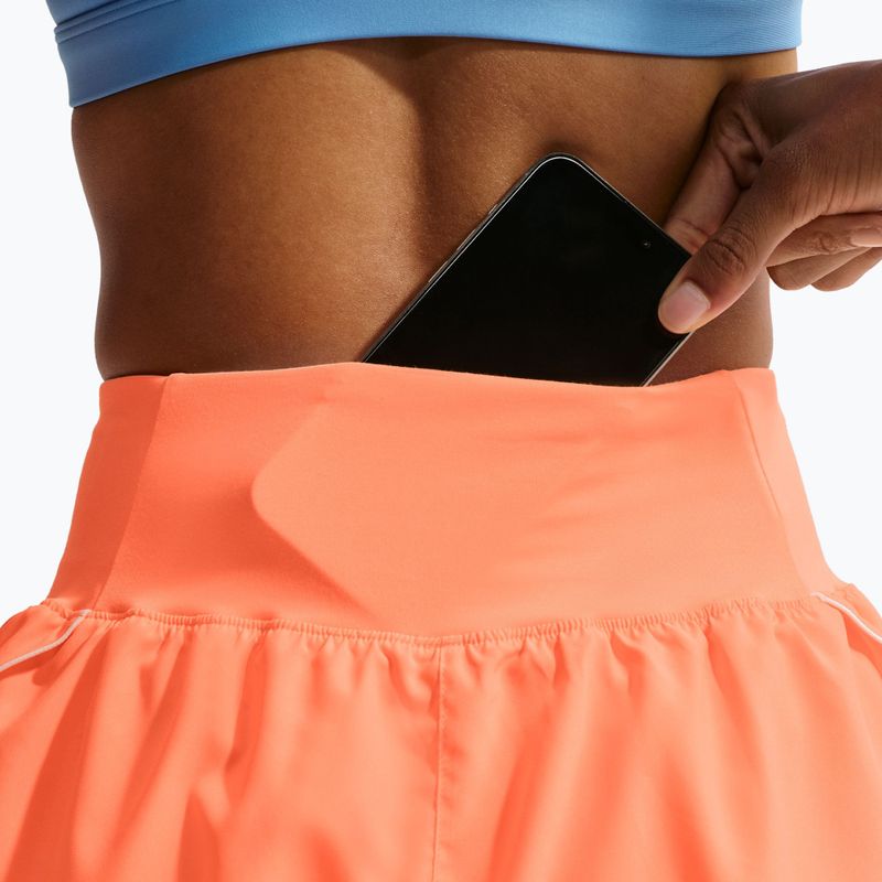 Dámske bežecké šortky Nike Tempo Swoosh Dri-Fit Mid-Rise Brief-Lined orange pulse/white 6