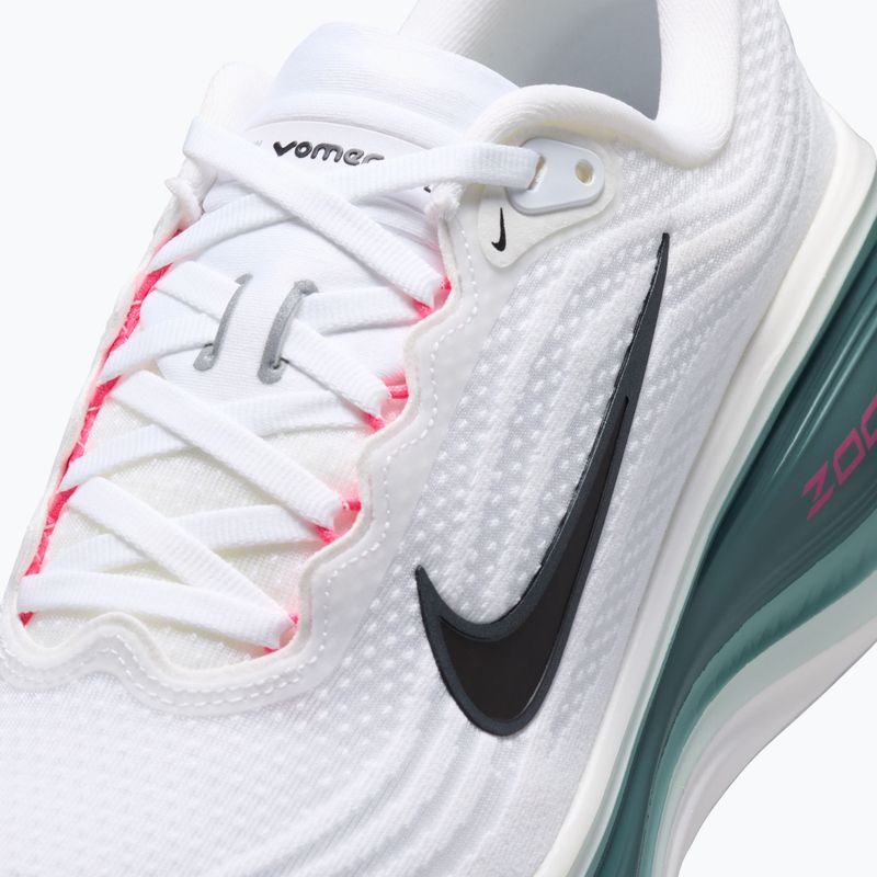 Pánske bežecké topánky Nike Vomero Plus white/mineral slate/hyper pink/black 3