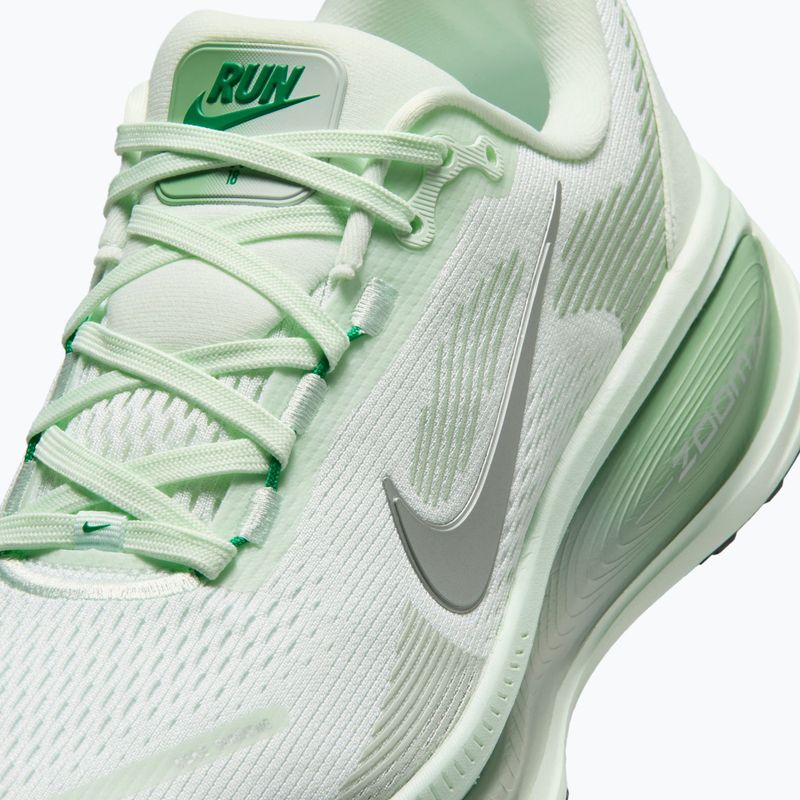 Dámske bežecké topánky Nike Vomero 18 barely green/steam/metallic silver 3