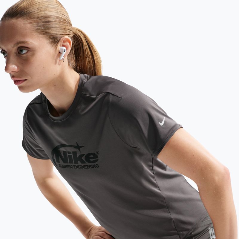 Dámske bežecké tričko Nike Swift Dri-Fit medium ash 5