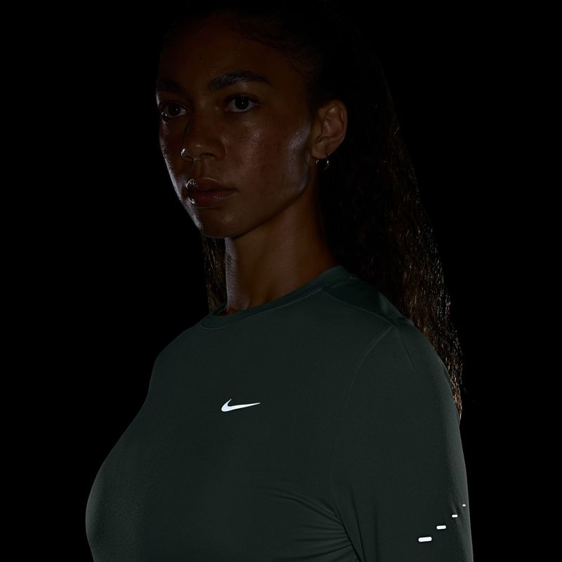 Dámske bežecké tričko longsleeve Nike Swift Dri-FIT UV steam 7