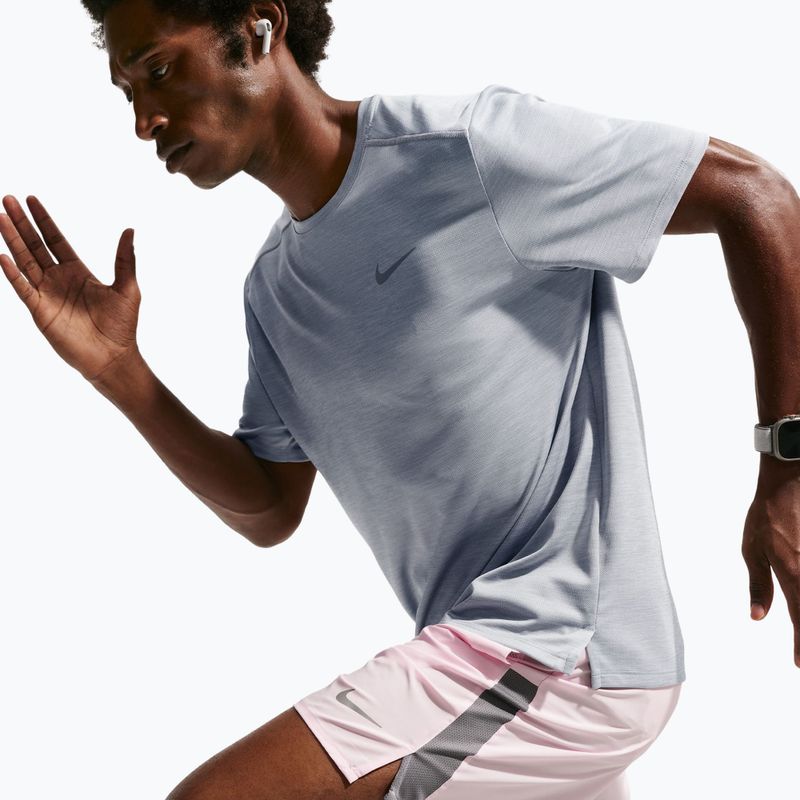Pánske bežecké tričko Nike Miler Dri-Fit UV grey fog/particle grey 6