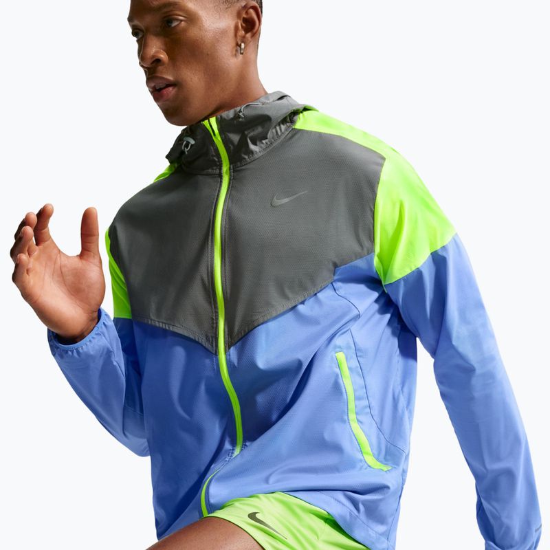 Pánska bežecká bunda Nike Impossibly Light Windrunner royal pulse/smoke grey/volt ice 5