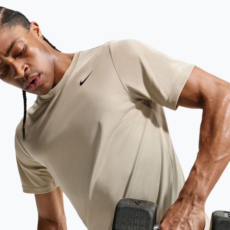 Pánske tréningové tričko Nike Dri-FIT Training T-Shirt desert khaki/black 6