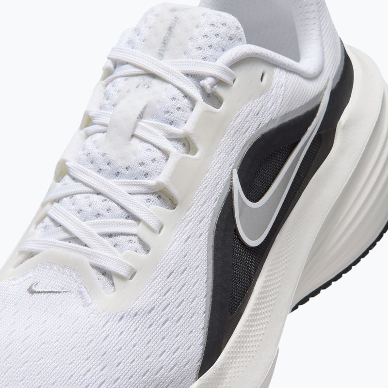 Dámske bežecké topánky Nike Downshifter 14 white/summit white/metallic silver 7