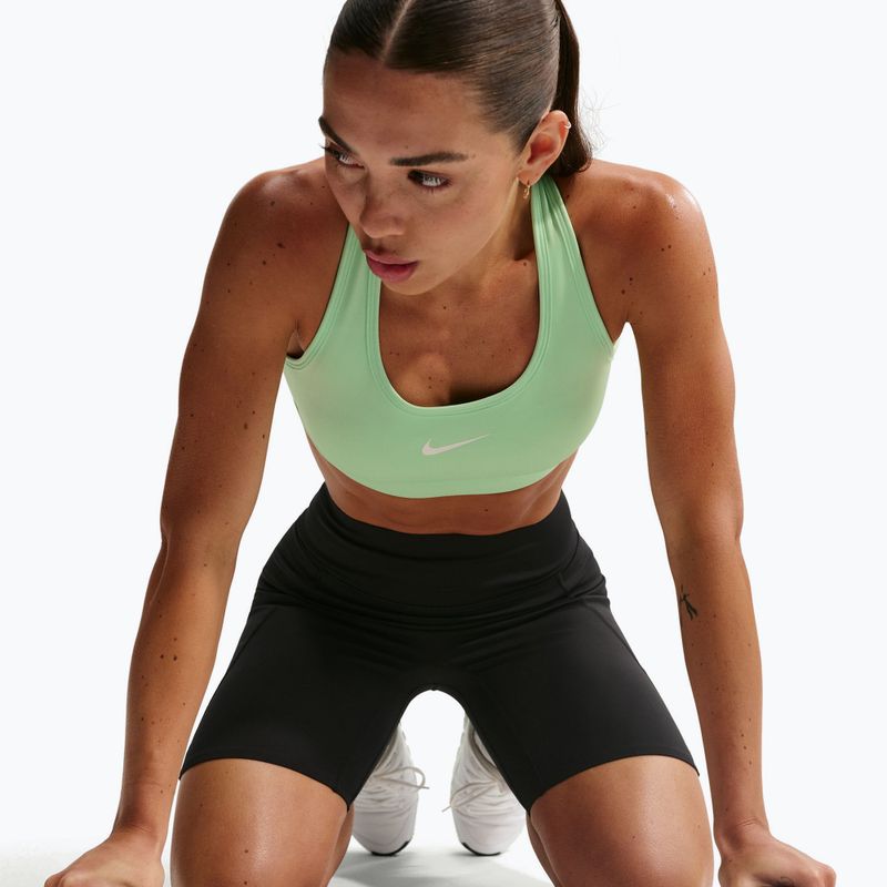 Fitness podprsenka Nike Swoosh cucumber calm/white 5