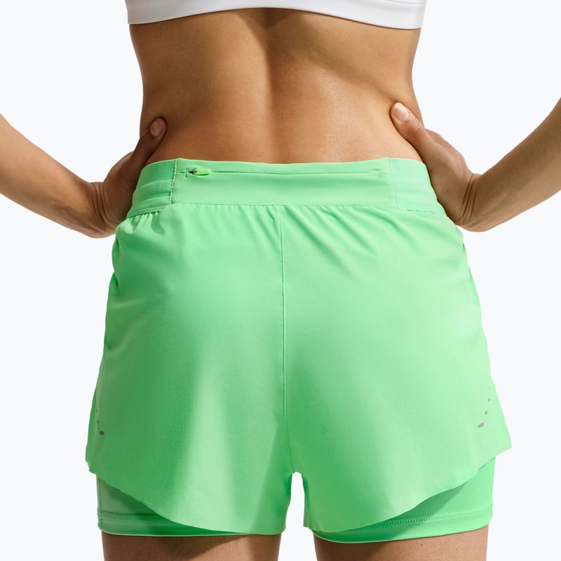 Dámske bežecké šortky Nike Swift Mid-Rise 2in1 illusion green 6