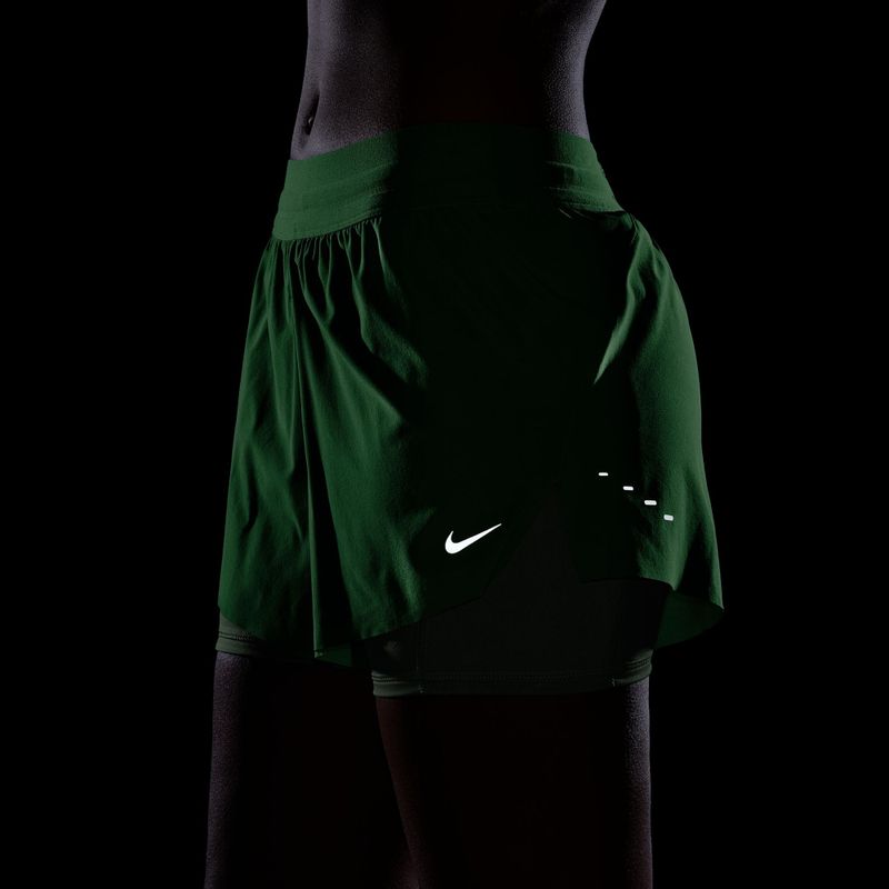Dámske bežecké šortky Nike Swift Mid-Rise 2in1 illusion green 8