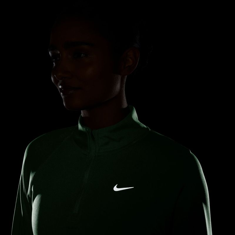 Dámske bežecké tričko longsleeve Nike Tempo Swoosh Run Dri-Fit 1/4-Zip illusion green/white 4
