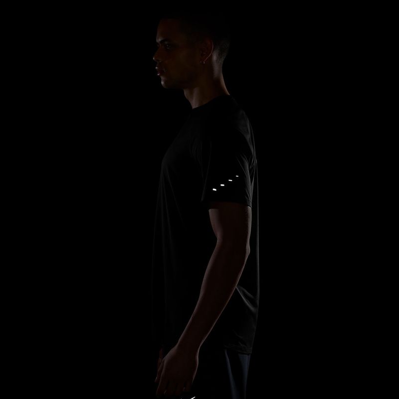 Pánske bežecké tričko Nike Stride black 8