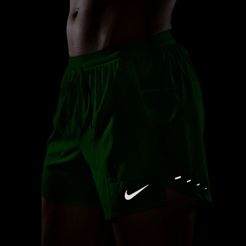 Pánske šortky Nike Stride Dri-Fit s podšívkou 5" zelená iskra 7