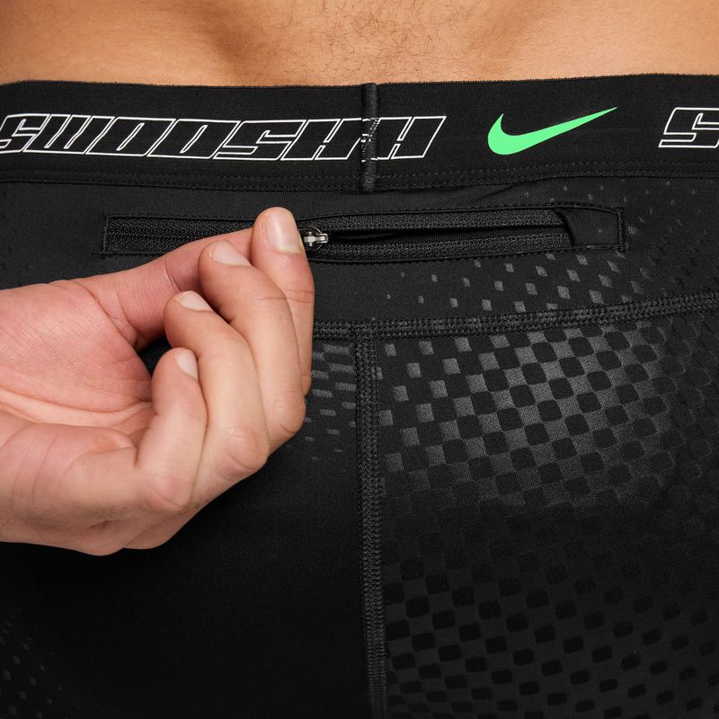Pánske bežecké šortky Nike Stride black/illusion green 4