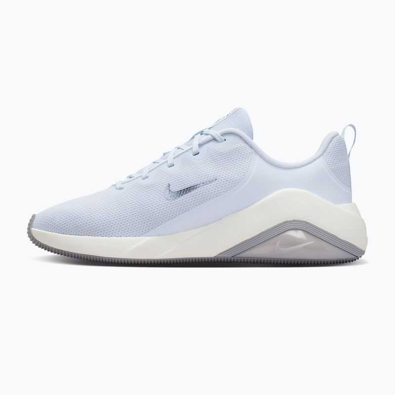 Dámske tréningové topánky Nike Bella 7 football grey/sail/metallic cool grey 2