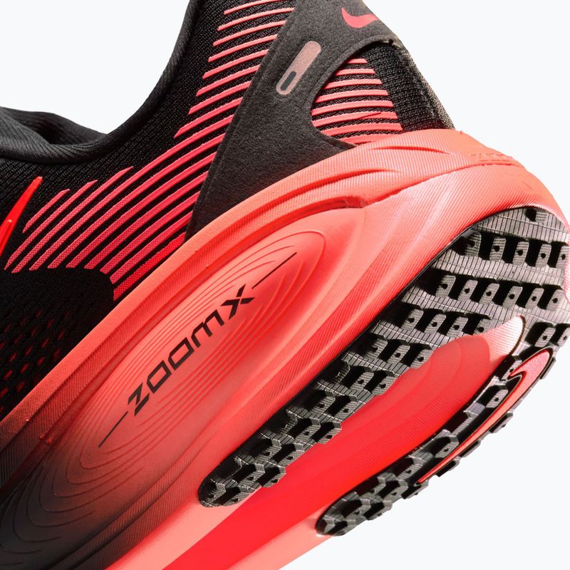 Pánske bežecké topánky Nike Vomero 18 black/university red/bright crimson 8