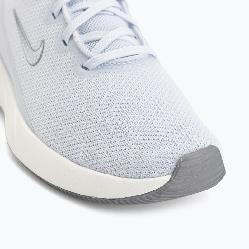 Dámske tréningové topánky Nike Bella 7 football grey/sail/metallic cool grey 7