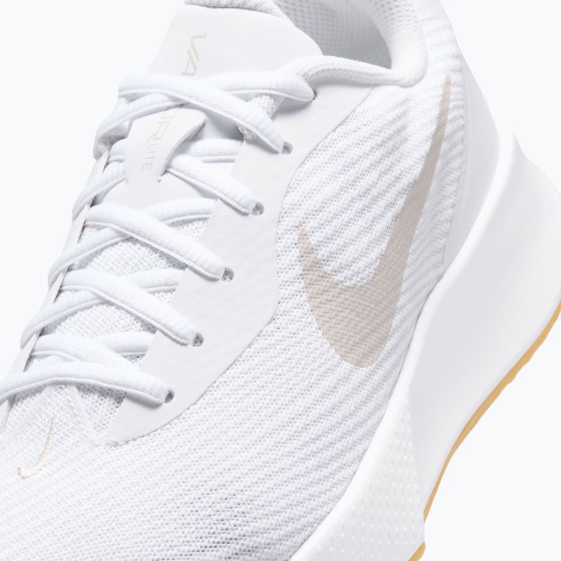 Dámske tenisové topánky Nike Vapor Lite 3 White/Summit White/Light Orewood Brown 7