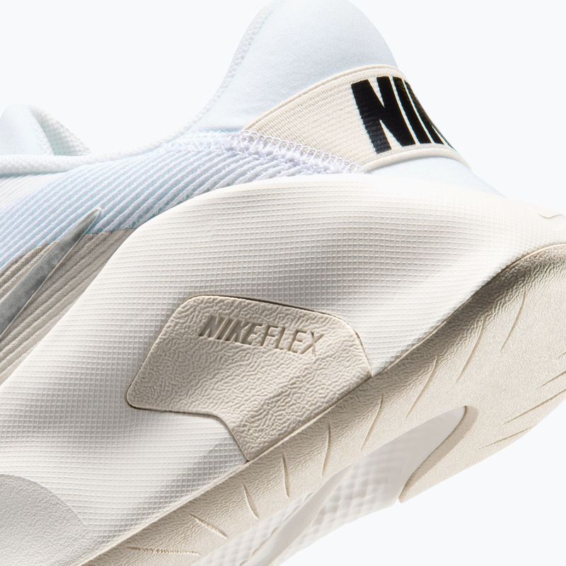 Dámske tréningové topánky Nike Flex Train white/sail/phantom/ metallic silver 8