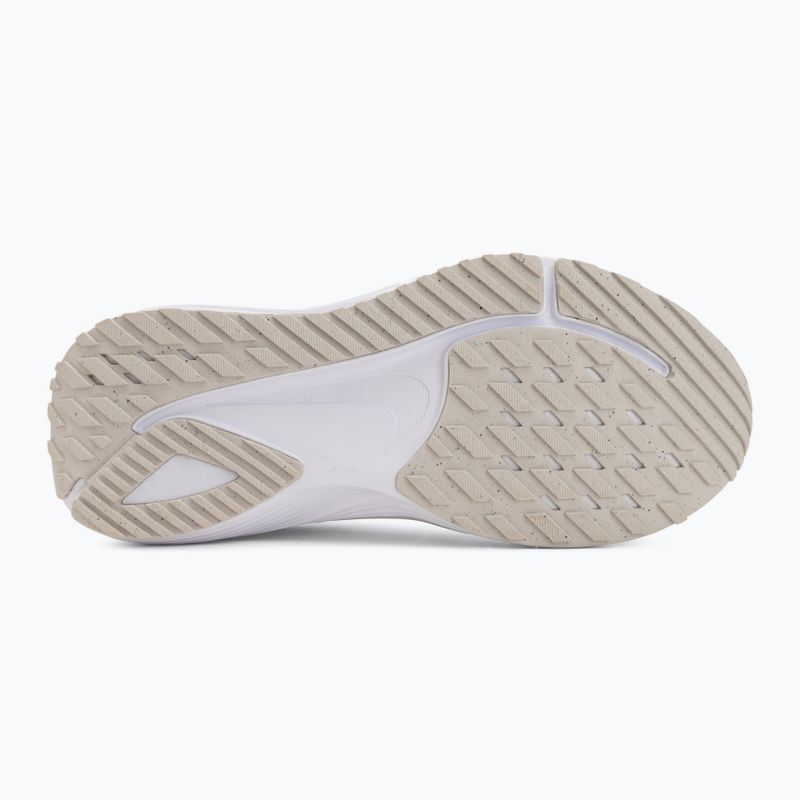 Dámske bežecké topánky Nike Quest 7 white/vast grey/vast grey/wolf grey 4