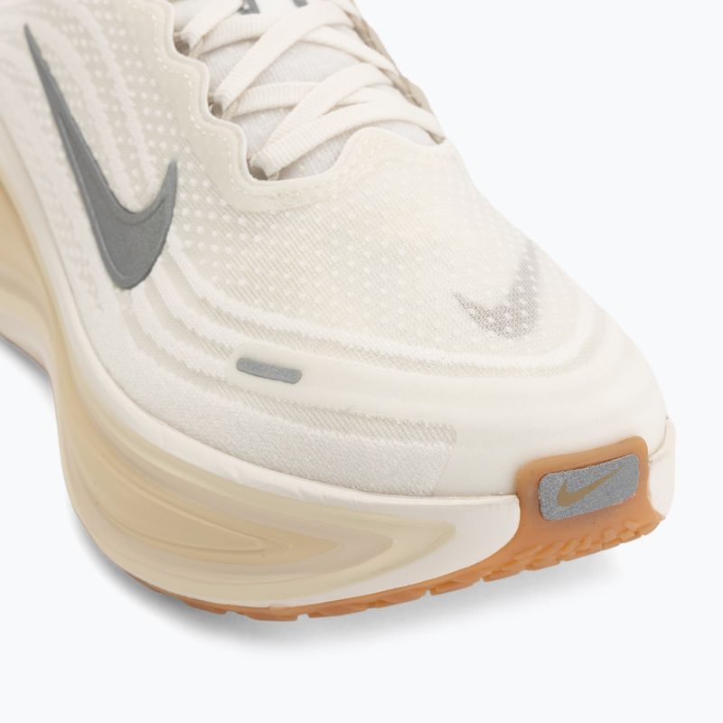Pánske bežecké topánky Nike Vomero Plus sail/coconut milk/metallic silver 7