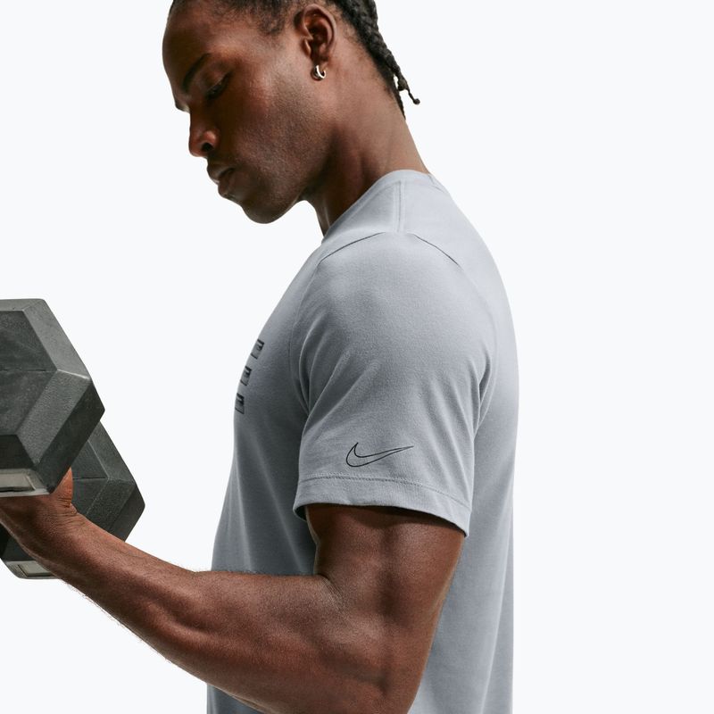 Pánske tréningové tričko Nike Dri-FIT Training T-Shirt smoke grey/black 5