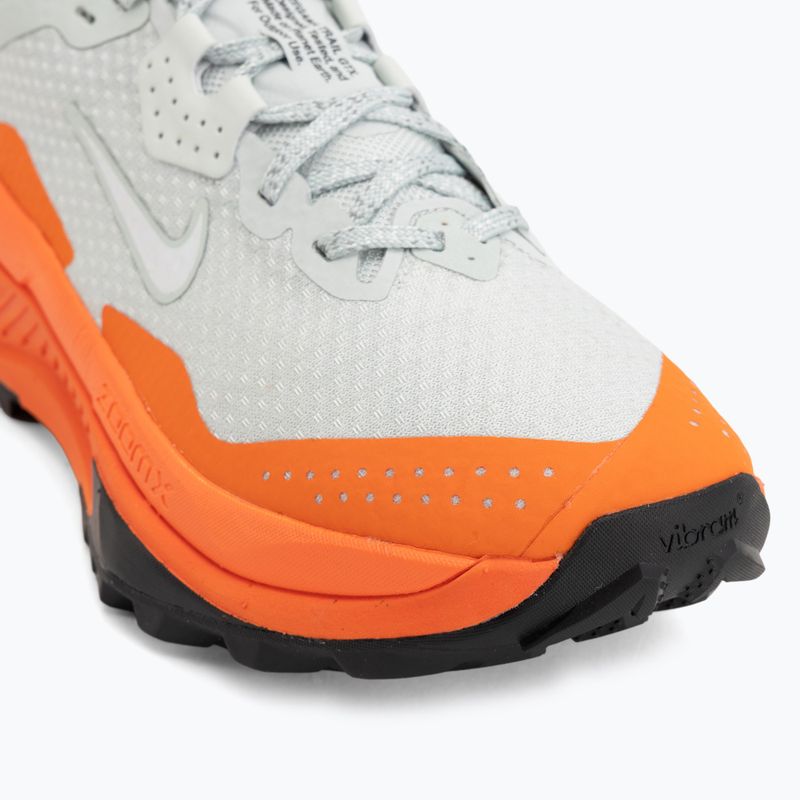 Dámske bežecké topánky Nike ACG Zegama GORE-TEX light silver/safety orange/summit white 7