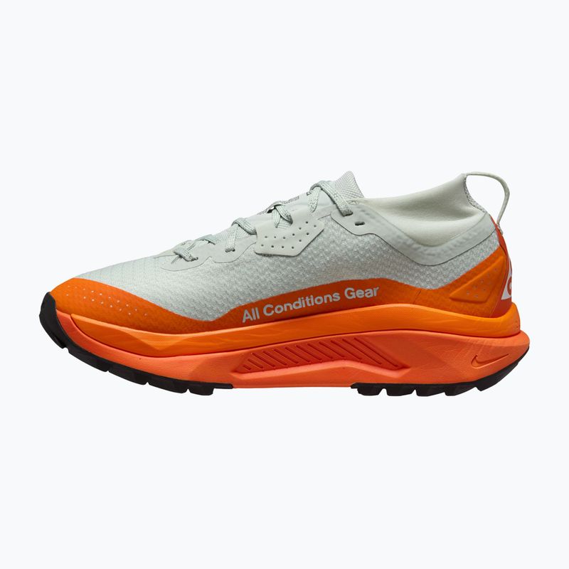 Dámske bežecké topánky Nike ACG Zegama GORE-TEX light silver/safety orange/summit white 2
