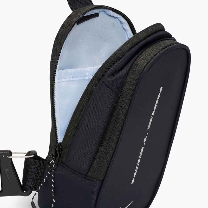 Ľadvinka Nike Tech Commute 1 l black/black/reflect silver 4