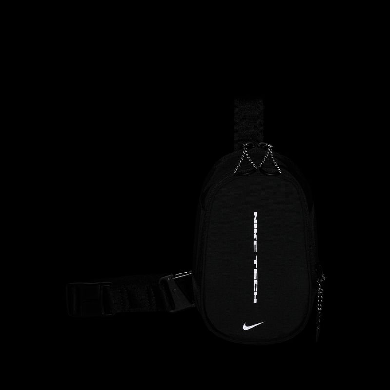 Ľadvinka Nike Tech Commute 1 l black/black/reflect silver 8