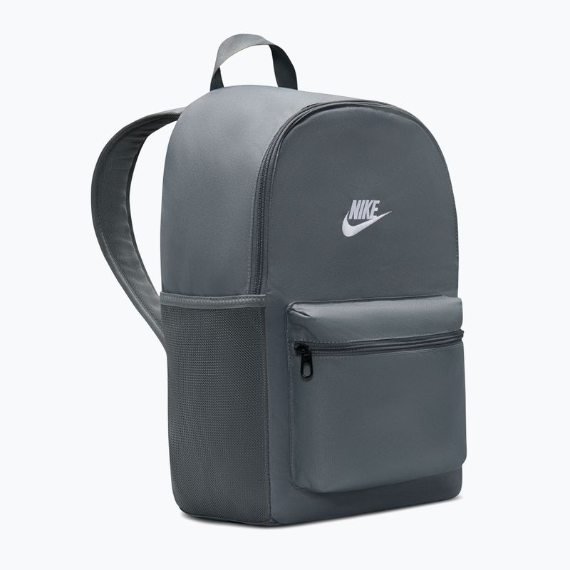 Mestský batoh Nike Heritage 23 l smoke grey/smoke grey/white 2
