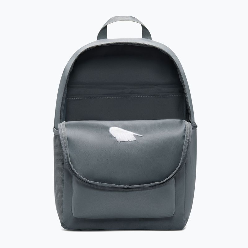 Mestský batoh Nike Heritage 23 l smoke grey/smoke grey/white 4