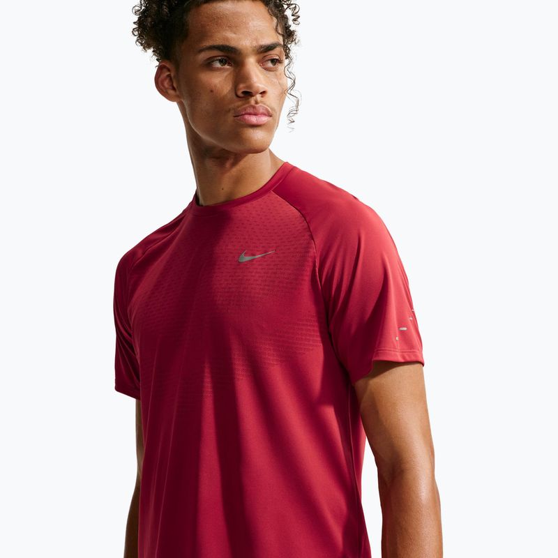 Pánske bežecké tričko Nike Stride tough red 4