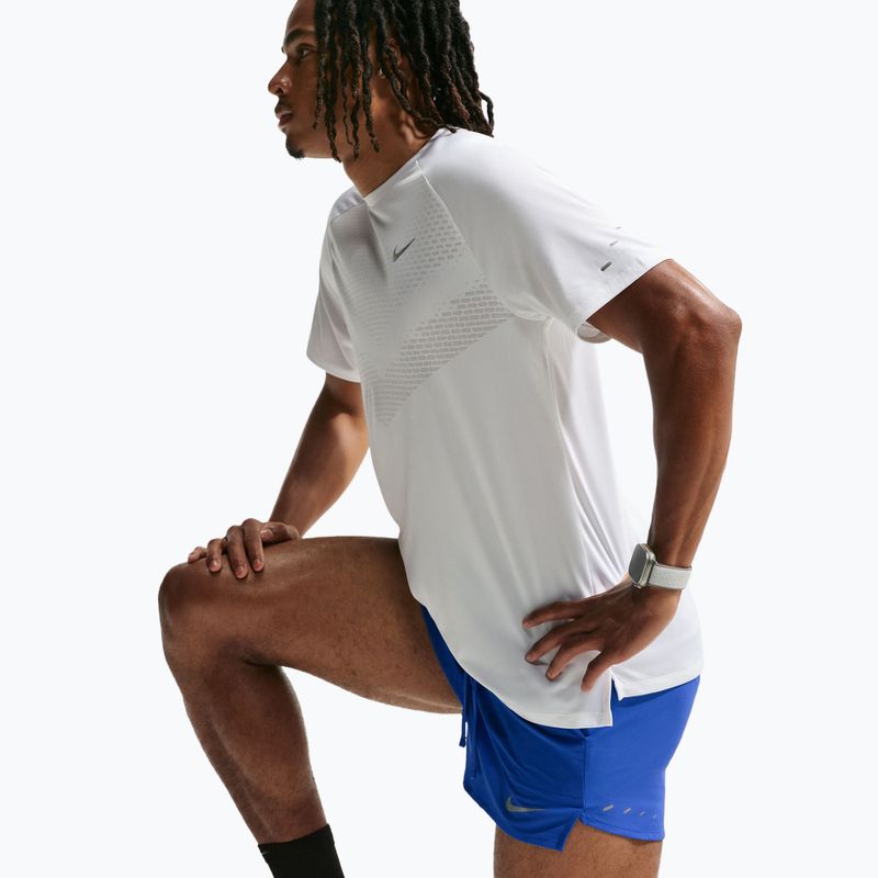 Pánske šortky Nike Stride Dri-Fit s podšívkou 5" hyper royal 4