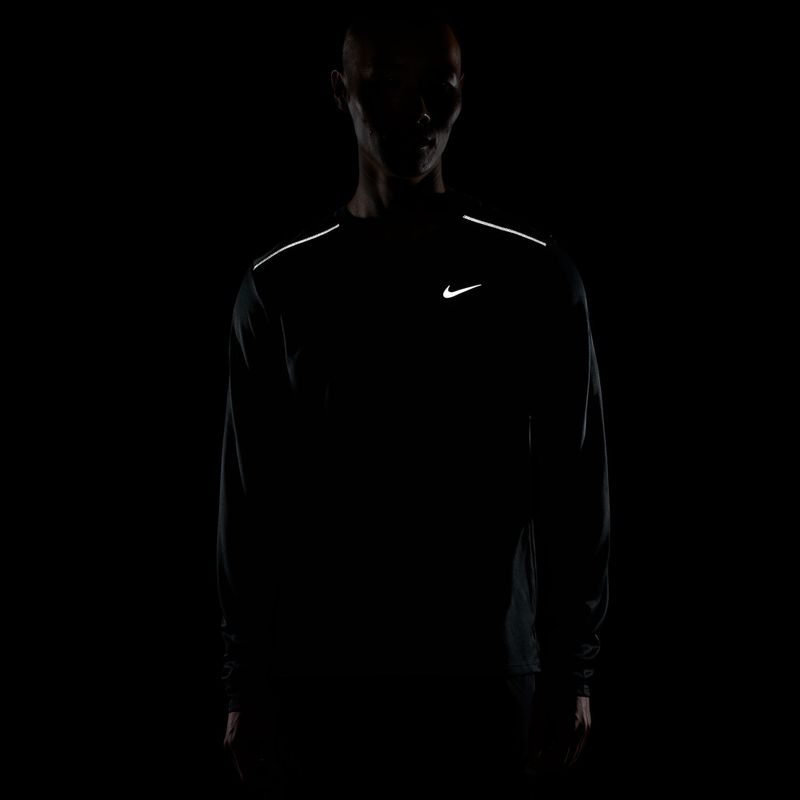 Pánske bežecké tričko longsleeve Nike Miler Dri-Fit UV smoke grey 6