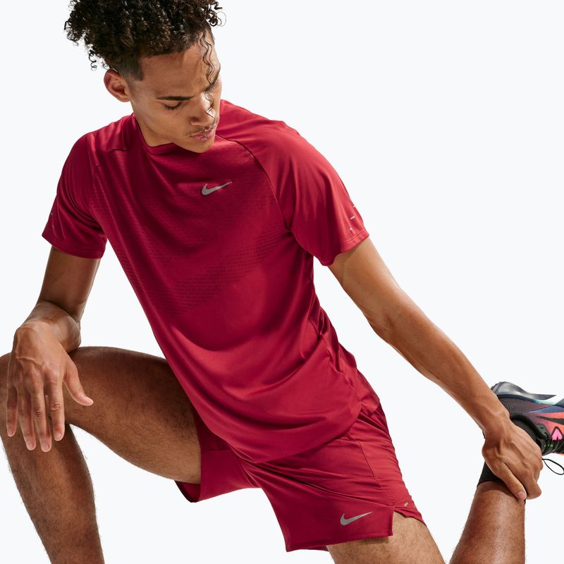 Pánske bežecké šortky Nike Stride Dri-Fit Brief-Lined 7" tough red 6