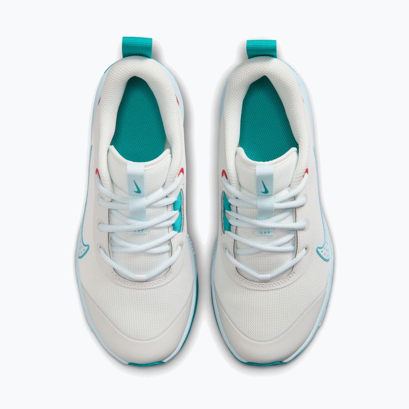 Detské topánky Nike Omni Multi-Court off white/energy/glacier blue 5