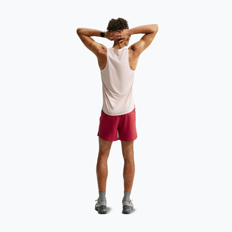 Pánske šortky Nike Stride Dri-Fit s podšívkou 5" tough red 3