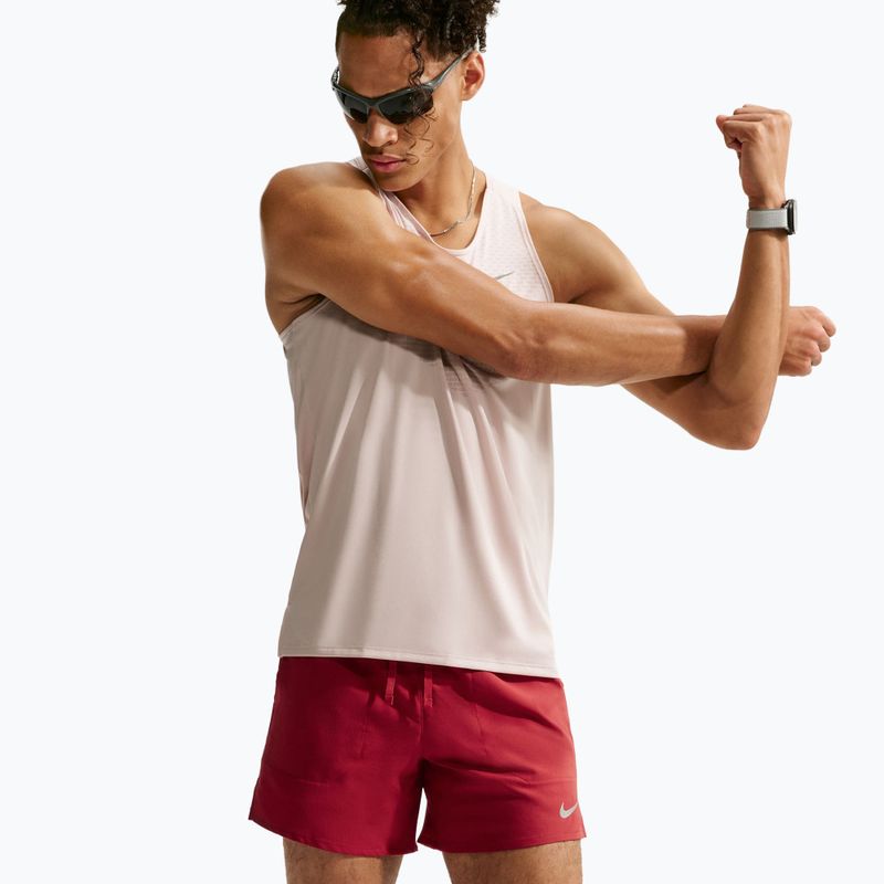 Pánske šortky Nike Stride Dri-Fit s podšívkou 5" tough red 4