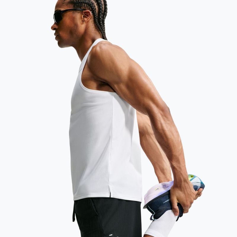 Pánske bežecké šortky Nike Stride black 4