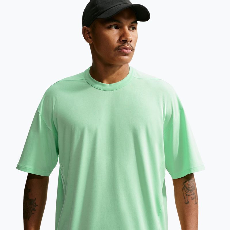 Pánske tréningové tričko Nike 24.7 ImpossiblySoft Light cucumber calm/sail/illusion green 3