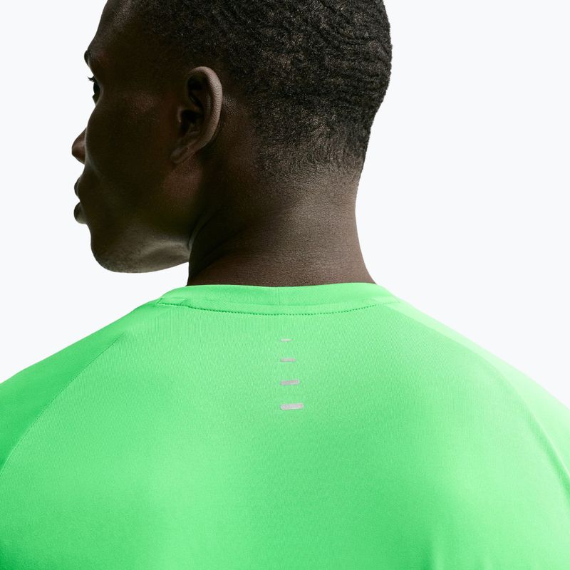 Pánske bežecké tričko Nike Stride green spark 5