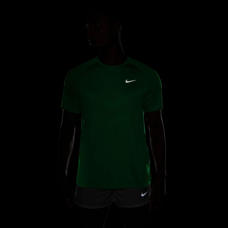 Pánske bežecké tričko Nike Stride green spark 7