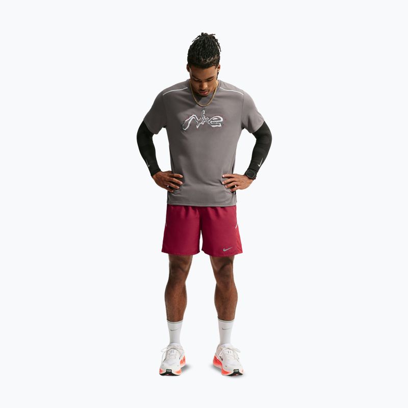 Pánske bežecké šortky Nike Miler tough red/sport red 2